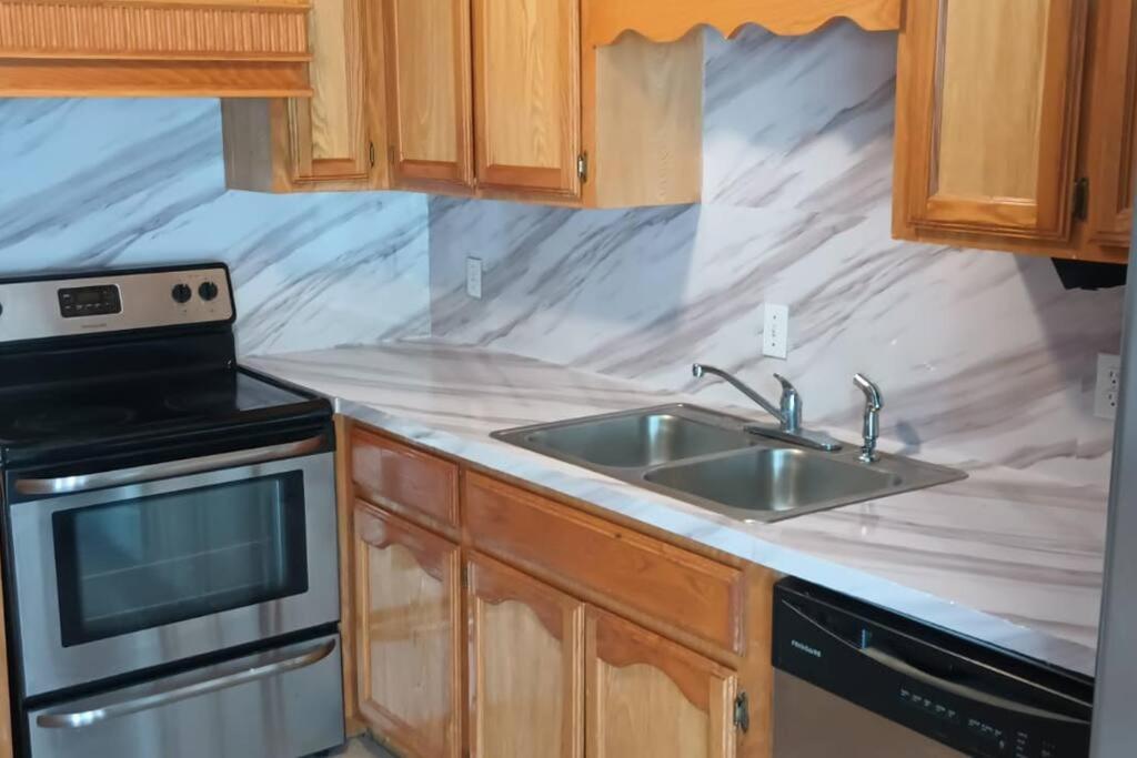 4br With Pool, Shopping & Hébergement de vacances