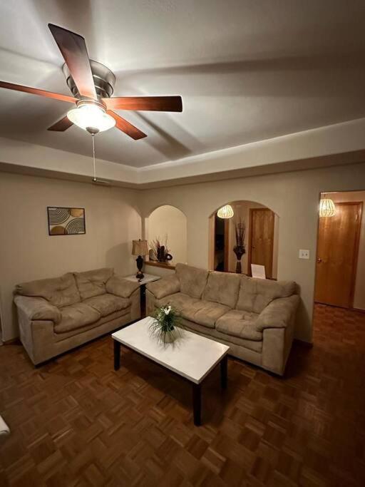 4br With Pool, Shopping & Hébergement de vacances