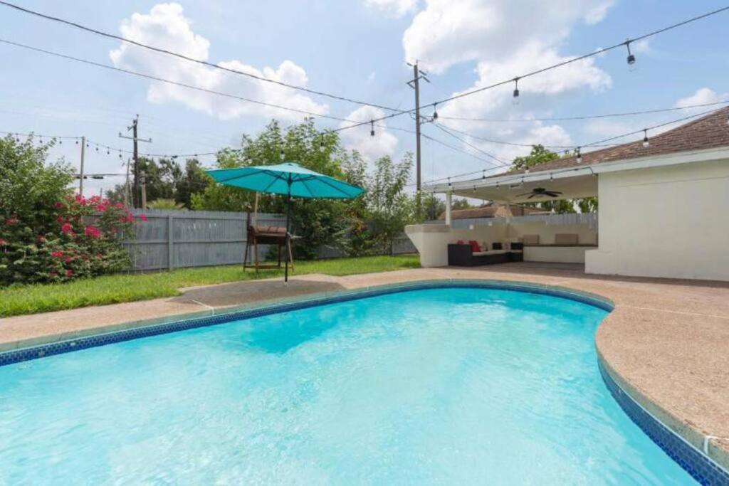 4br With Pool, Shopping & Hébergement de vacances McAllen